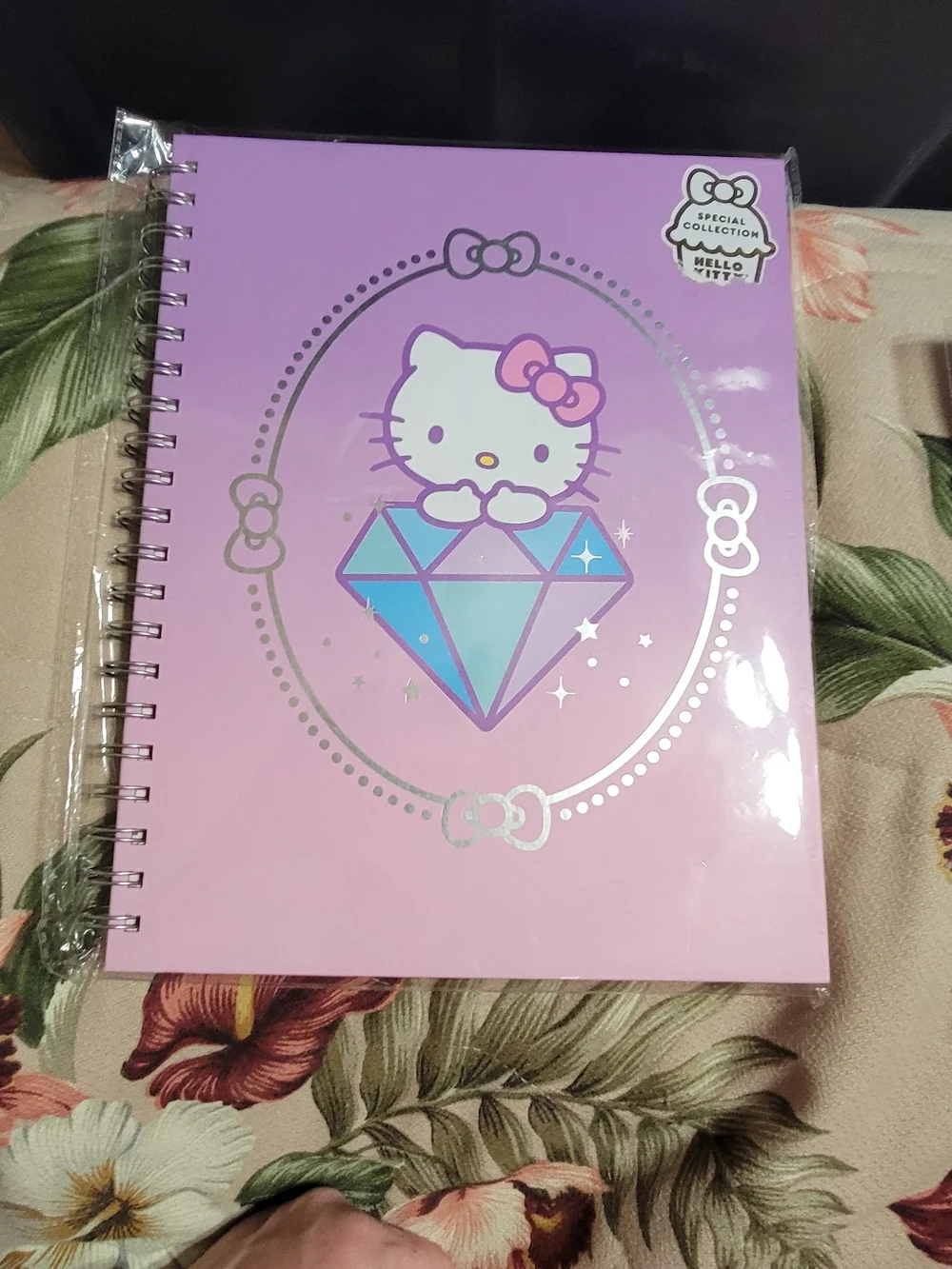 817-Sanrio Hello Kitty Purple & Pink Stationery Set with Holographic Pen